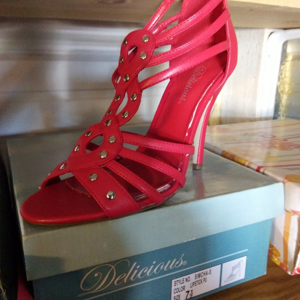 Shoes - Picture 2 of 2